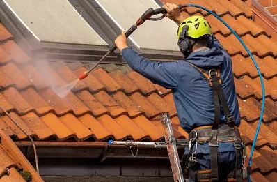 Démoussage et hydrofuge de toiture à Auzat-la-Combelle